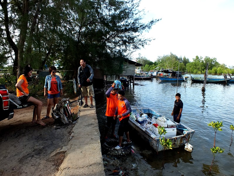 เรือเสบียง พร้อมแล้วครับพี่น้อง :cheer: :cheer: :cheer: :cheer: :cheer: :cheer: :cheer: