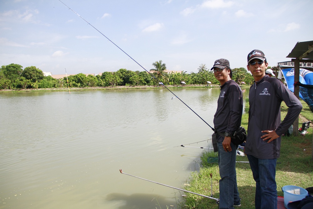 คู่นี้ ท่านรองฯกับท่านที่ปรึกษา ขอร่วมวงด้วยเพราะใจสั่งมา  :talk: :talk: :talk: :talk: :talk: ก็ชอบอ