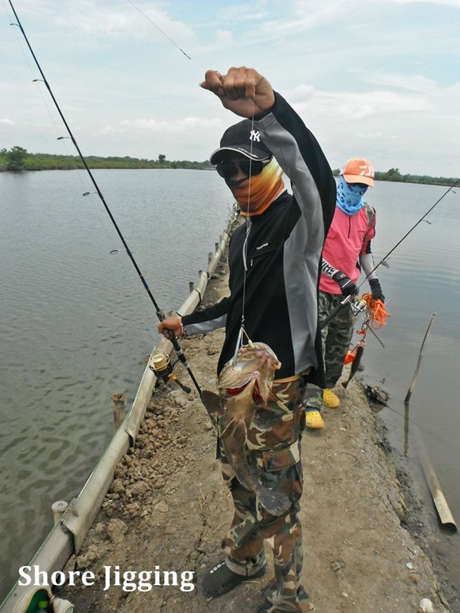 ตกเก๋าต้องอย่างงี้ครับ  จิ๊กมันเลย   Shore Jigging :grin: