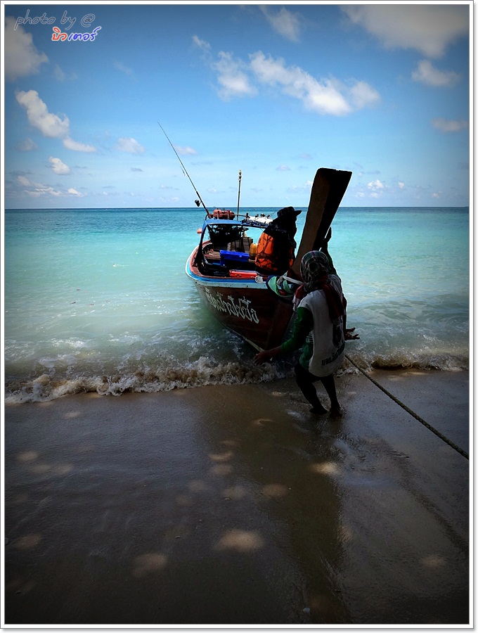  [b]หาดแห่งนี้ เป็นของ ผู้มีถุงเงิน-ถุงทอง โดยแปะป้ายไว้ว่า "หาดส่วนบุคคล"[/b] :grin: :grin: