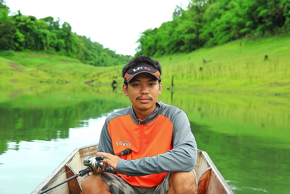 +++วันนี้ น้าสิท...ประจำการหัวเรือ.....ส่วนอ่ำ....นั่งกลางเรือเหมือนเดิม :grin: :grin: :grin: :grin: