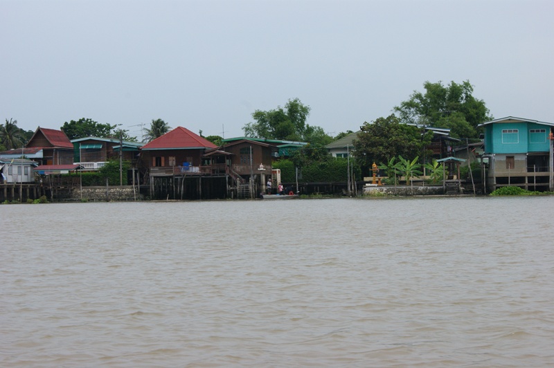  [center]เดี๋ยวผมขอตัดไปยังภาพของเรืออีกลำก่อนนะครับ ก่อนจะตัดภาพมาตอนนั่งพักทานข้างเที่ยงกัน  :grin