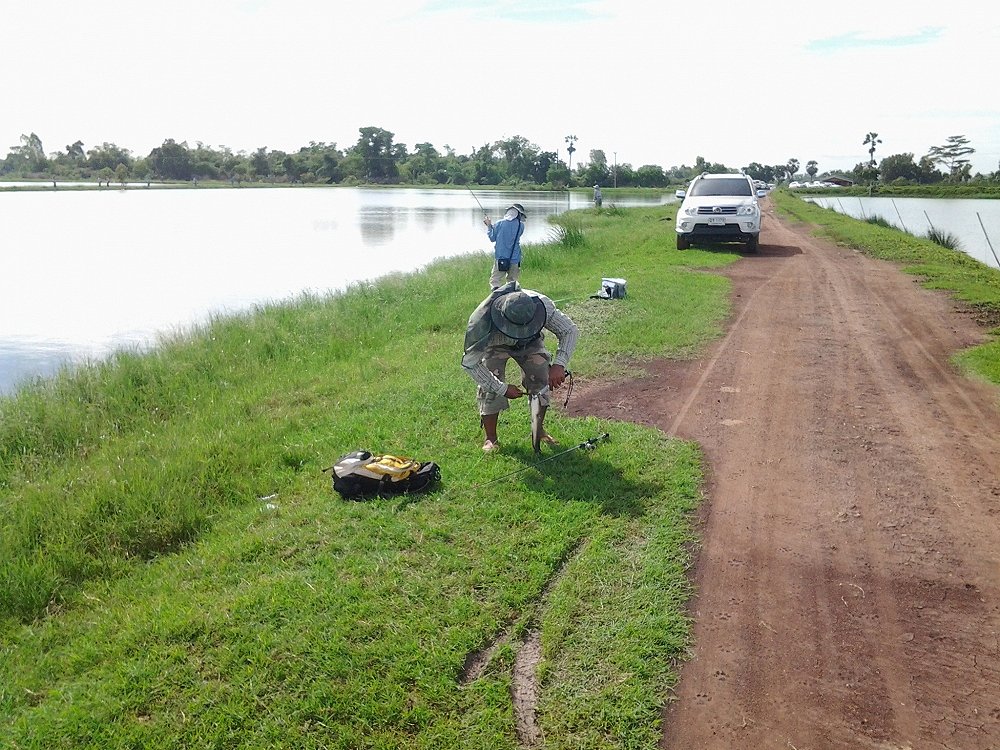  น้าสาธิตกับปลาตัวที่เท่าไหร่ไม่รู้คับ :grin: :grin: :grin: