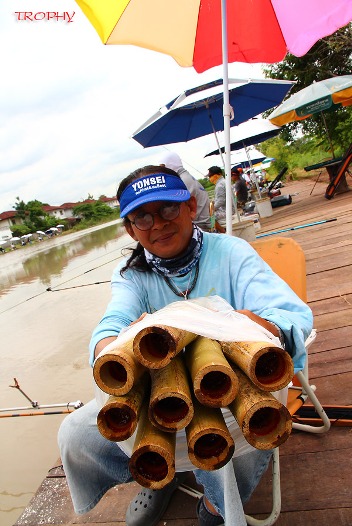 โลโก้ผม ปู่ชลกะข้าวหลาม
ขอขอบคุณทุกๆ คำอวยพร
ขอให้พรที่ทุกๆท่านให้มา 
กลับไปหาท่านร้อยเท่าพันทวี 