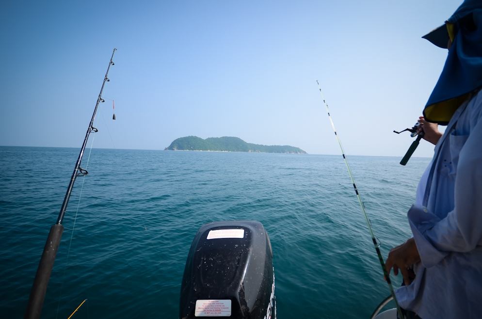 ด้านท้ายเรือตกปลาหน้าดินครับ....

 :grin: :grin: :grin: :grin: :grin: :grin: