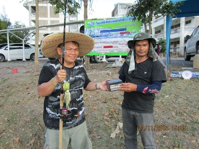 รับรางวัลกันไปครับ เป็นรอกสปินนิ่ง จากร้านปราจิณ ฟิชชิ่ง ครับโอ้ยมันยอดมากเลย...555...
 :cheer: :ch