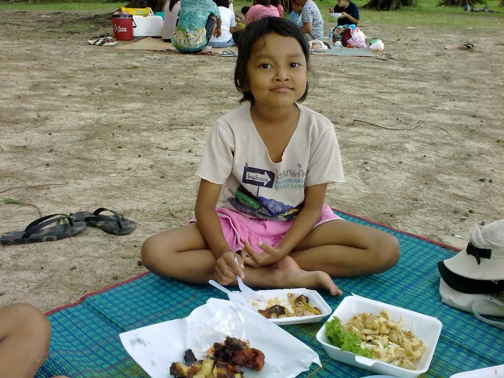 ลูกสาวจอมซนคับ กับบรรยากาศที่หาดในยางจังหวัดภูเก็ตคับ