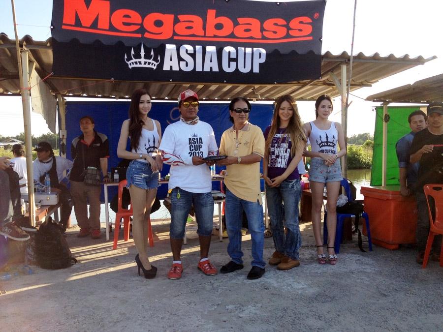  [center]Megabass Asia Cup Thailand 2013 วันอาทิตย์ที่ 1 ธ.ค. 2556

บังลีฟ เจเจ อันดับ 10[/center]