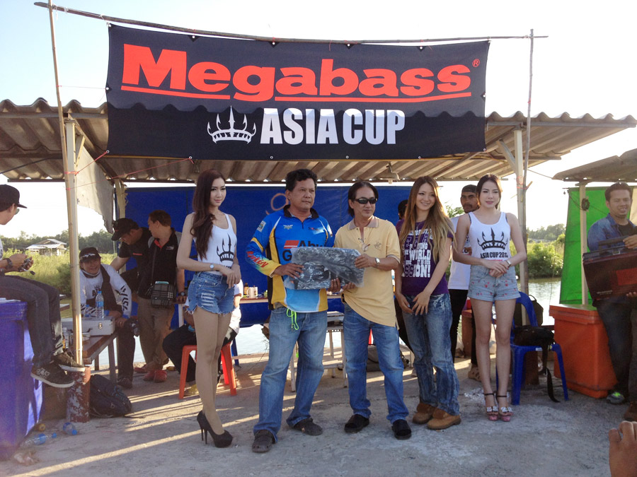  [center]Megabass Asia Cup Thailand 2013 วันอาทิตย์ที่ 1 ธ.ค. 2556

พี่ไก่ เดอะบิ๊ก อันดับ 6[/cent