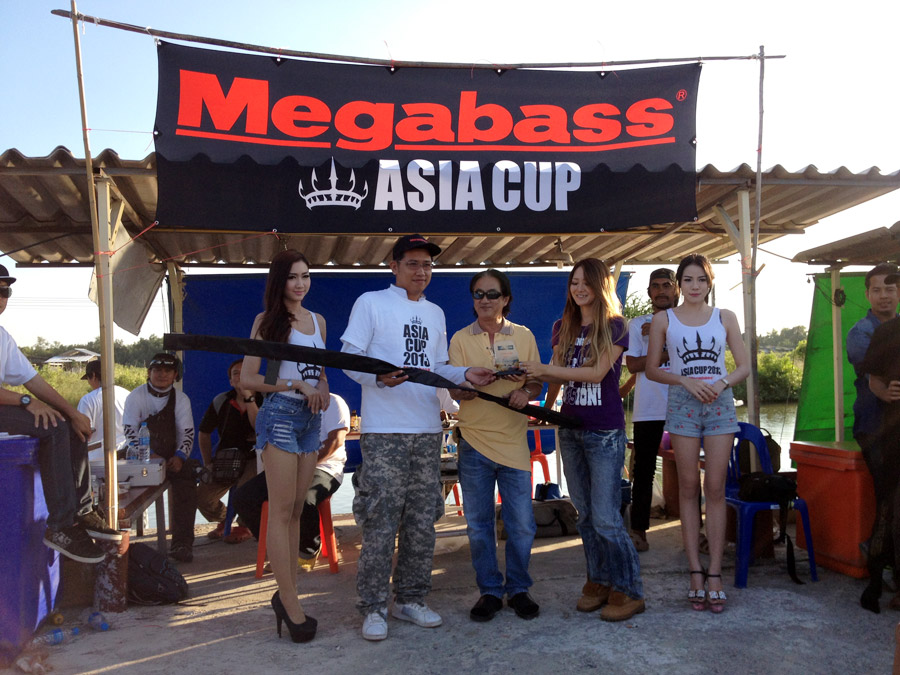  [center]Megabass Asia Cup Thailand 2013 วันอาทิตย์ที่ 1 ธ.ค. 2556

น้าแคท ตกเครื่อง อันดับ 3[/cen