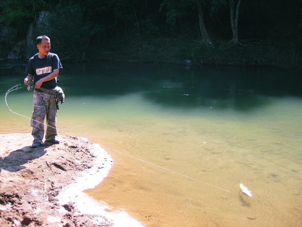 "น้ำไหลในขุนเขา" Nan Straem Fishing