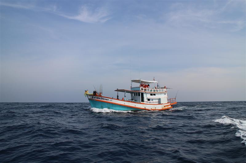 เรือโชคโสภาพร ไต๋แจว บริการเป็นกันเองมาก ขยันเรือสะอาด มีห้องแอร์ ห้องน้ำ สนใจโทรคุยกันดูนะครับ   08