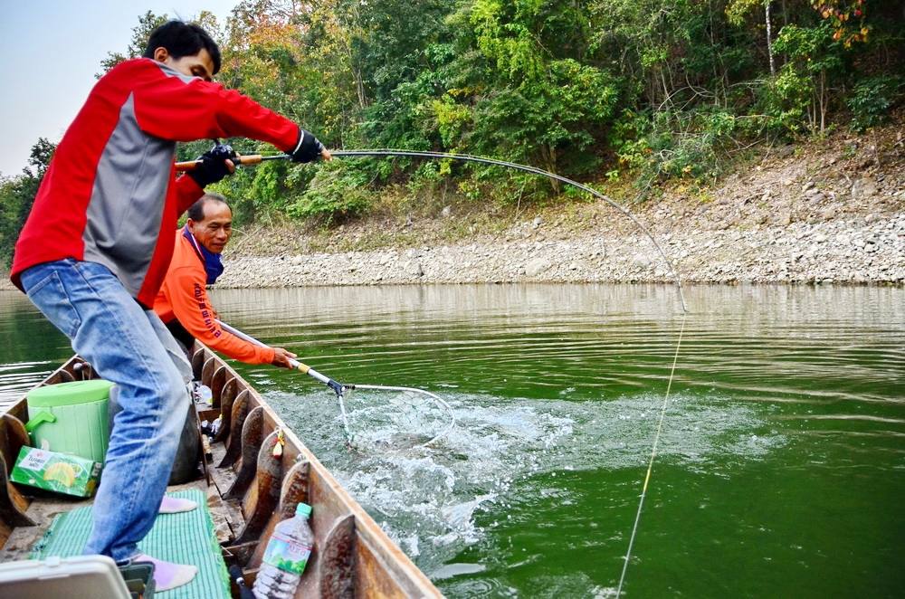 วิ่ง หลุด ออกมาใต้ท้องเรืออีก มุดๆๆๆๆ โอ้ยยยย!!! เสียวววววจริงๆๆ กลัวหลุด เอิ้กๆๆๆๆ :laughing: :laug