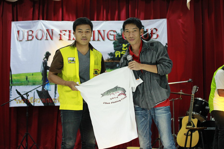 น้องๆจากคลับ อุบลฯมีหมาย(ตกปลา)บอกด้วย ก็ได้รับเสื้อ ubon fishing club ครับ