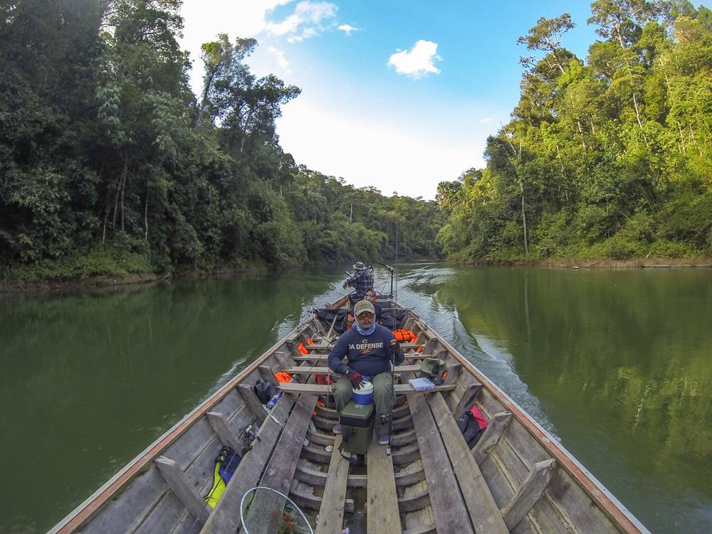  [b][center]ล่องเรือ ชมธรรมชาติ ตกปลา กันไปเรื่อยๆ[/center][/b] 