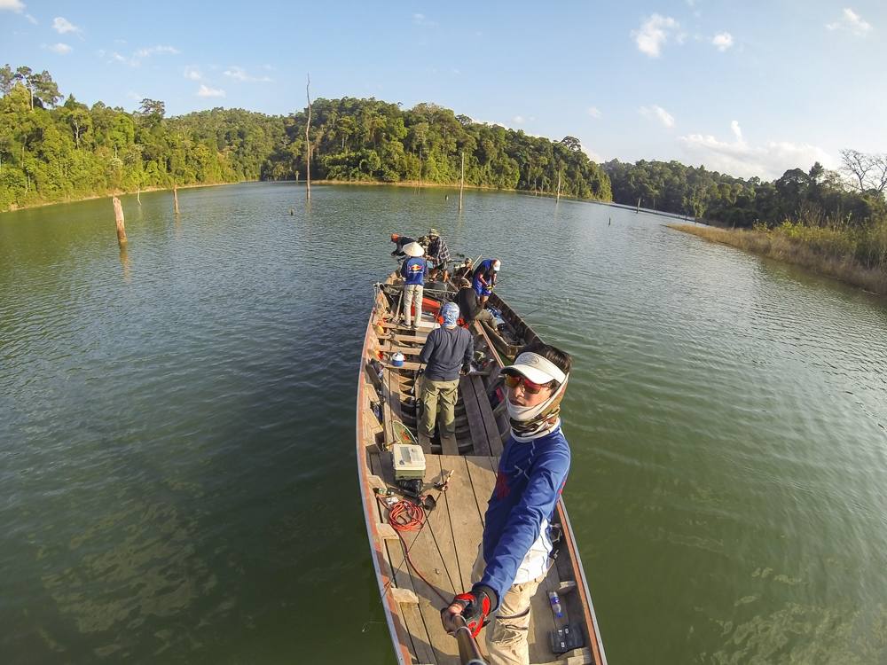  [b][center]ลอยเรือ กลางป่ากว้าง....[/center][/b]