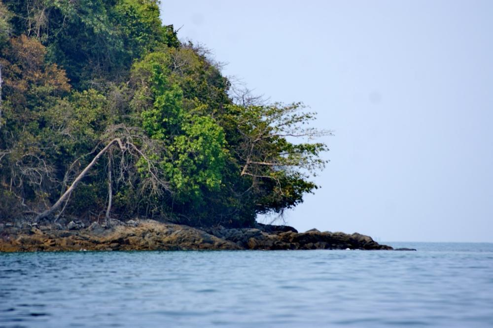  [b]ผ่านมาอีกเหลี่ยมเกาะหนึ่ง...ตามคำที่พ่อบอกใว้..." การตกปลาบนเกาะ...เหลื่ยมที่ดีที่สุด  คือ...ด้
