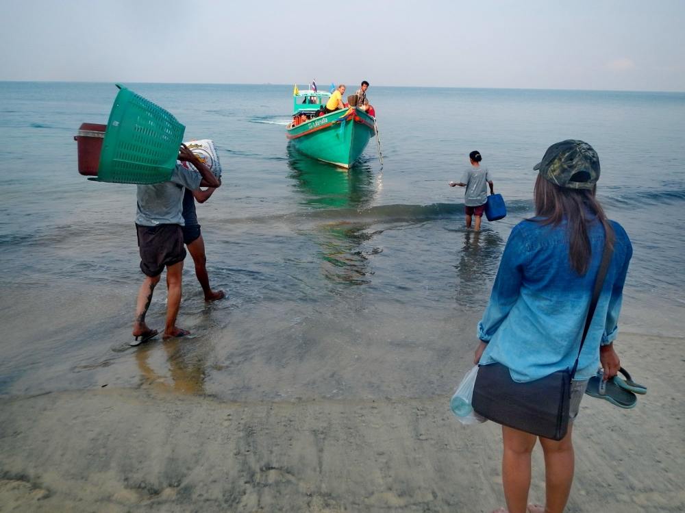  [b]เรือที่นี่...ตรงเวลามากครับ....08.30  น.  ถึงหน้าที่พักเลยครับ[/b] :grin: :grin: :grin: :grin: :