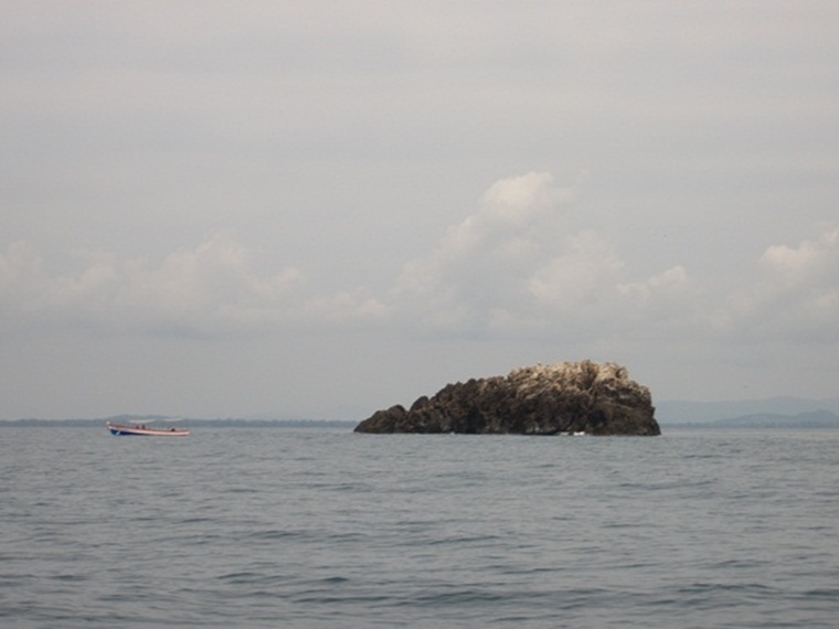 ขอจบการรายงานการแข่งขันตกปลาสายบุรี ครั้งที่ 27 นี้ด้วยภาพนี้(((เกาะเล่าปี่)))ซึ่งเป็นมหาลัยของคนบาง