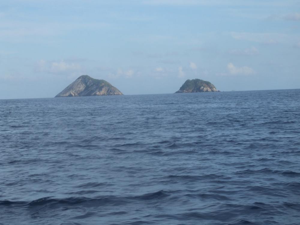 ระหว่างลากเหย์่อครับ ถ่ายรูปไปเรื่อยๆ ชมบรรยากาศครับ ในรูปคือเกาะกระกลาง และเกาะกระเล็กครับ