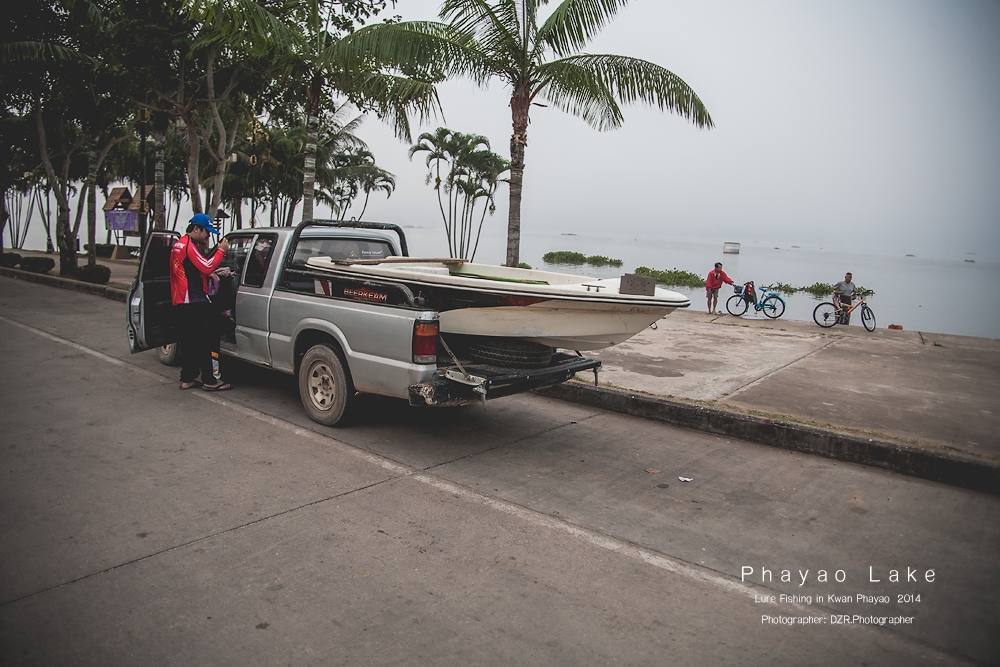 เรือ 11 ฟุต พิมพ์นิยม + มอเตอร์ไกด์ 30 lb  แบต 2 ก้อน

ปล.ที่ กว๊านพะเยา  ห้ามใช้เครื่องยนต์นะครับ