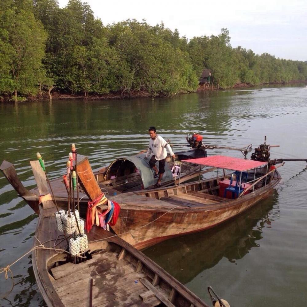 ไต๋เตรียมเรือครับ สมาชิก 6 ท่าน เรือ 2 กำลังพอดี :cheer: