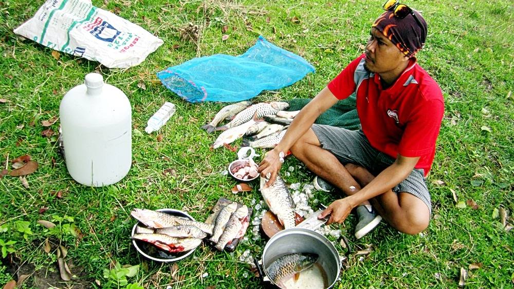 พี่ปุ๊ หรือ น้า puyaiyaw ช่วยมาจัดการคัวปลาครับ แหล่มมากมาย :love: :love: :love: