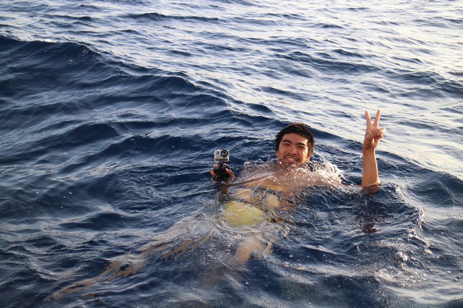 ภาพชุดมะกี้ได้มุมกล้องจากในน้ำ โดยแบงค์ครับ ตามชมในยูทูปนะครับ:grin: