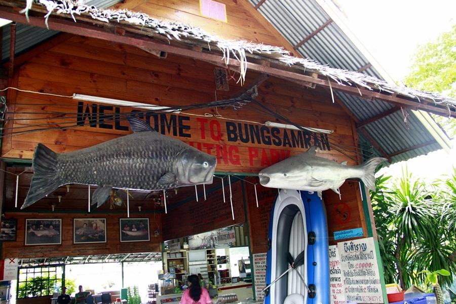ทั้งคนไทยทั้งต่างชาติ ที่ชื่นชอบการตกปลา มากรุงเทพฯทั้งที ต้องมีแวะเวียนมากันบ้างแหละครับ  :grin: :g
