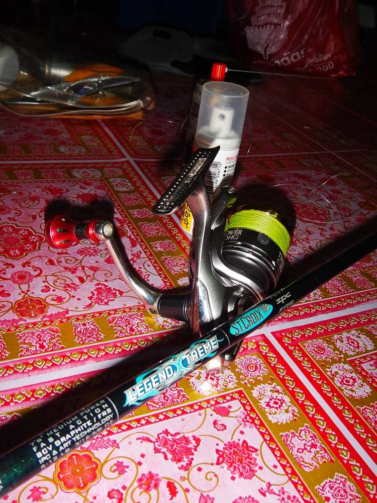 
 [center]หล่อลื่นเสร็จก็...พร้อมประกอบ

Rod : St.croixLEGENDXTREME SPINNING ROD LXS76MF2 6 - 12
