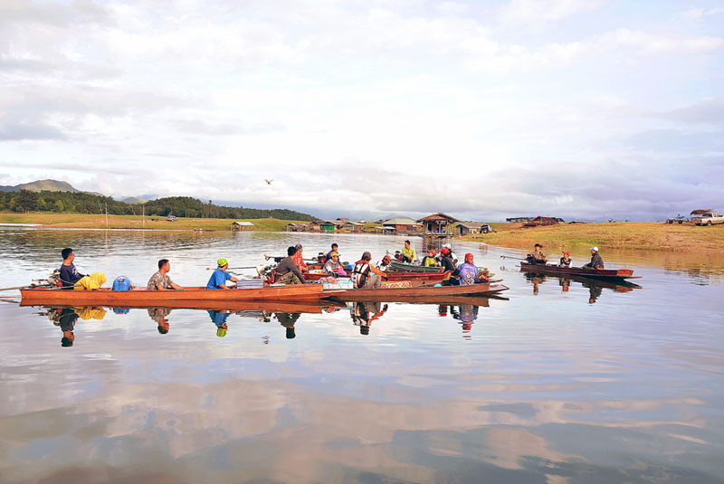 ถึงประมาณตี 1 ครับ เช้ามา ลงเรือ