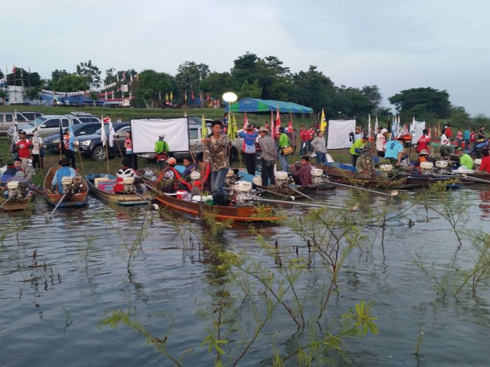 เรือเยอะมากครับ นักกีฬ่ก็แยะ :grin: