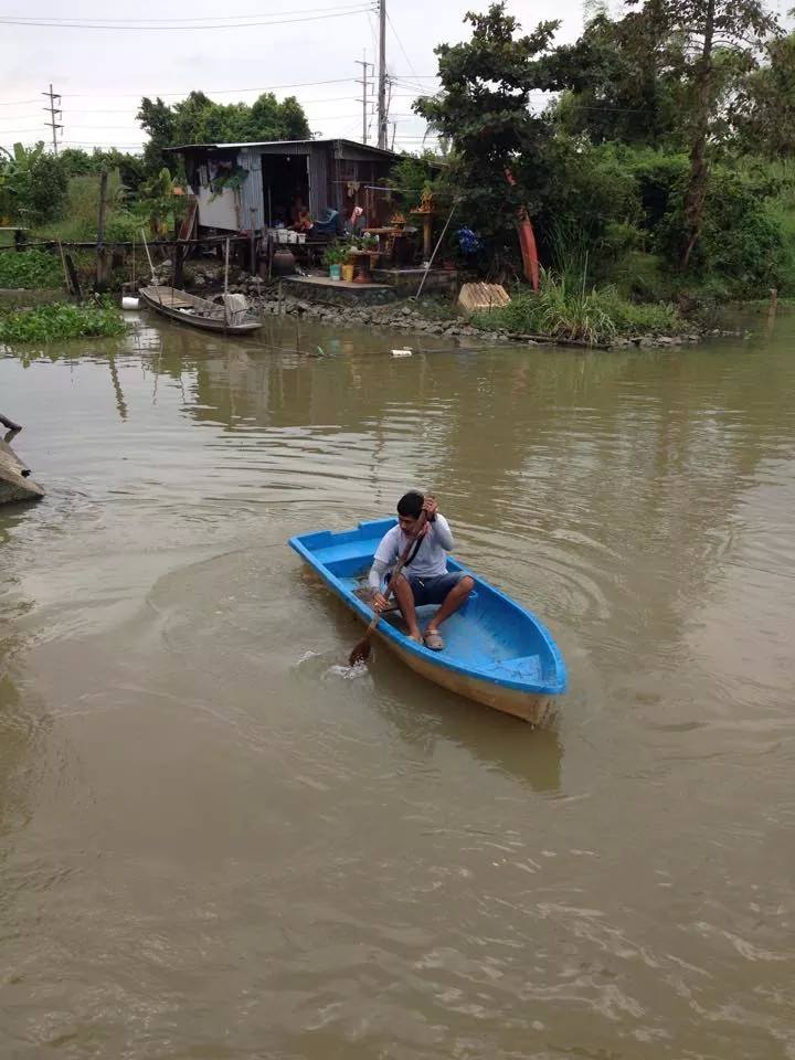  [center] [b]ยืนตีมันลำบากพายเรือตีมันกว่า 555 ไม่ใช่ครับไปเก็บเหยื่อ [/b][/center]