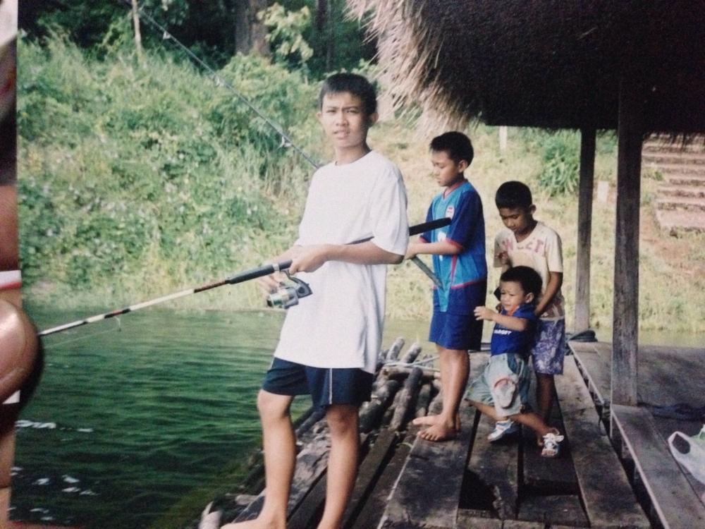 ผมนิ รักการตกปลาตั้งแต่เด็กๆ เลย
