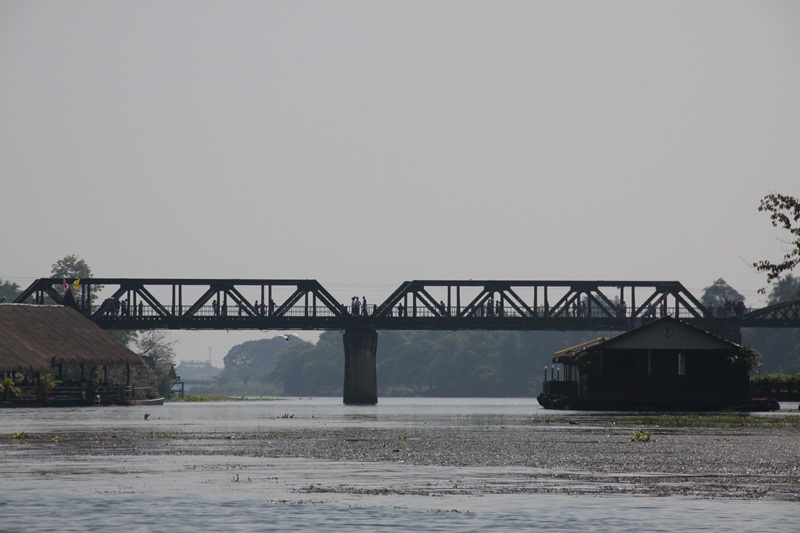 "สะพานข้ามแม่น้ำแคว" มาเมืองกาญฯ ถ้ามาไม่ถึงสะพานแห่งนี้ก็เหมือนมาไม่ถึงจังหวัด กาญจนบุรี นะครับ :
