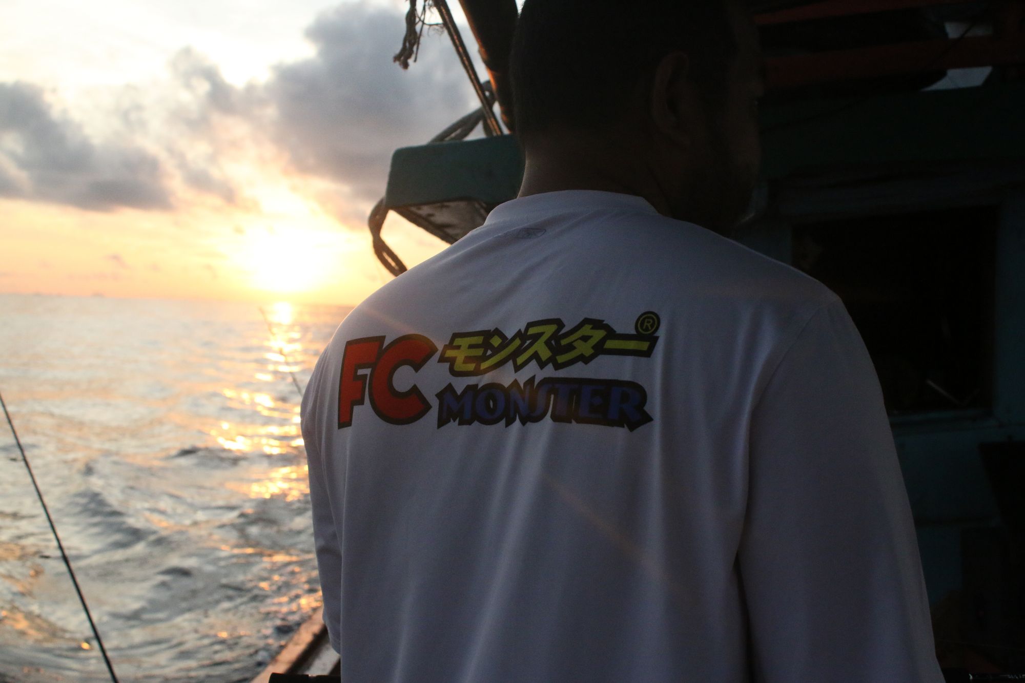 ขอบคุณ ผู้สนับสนุน ชุดทะเลให้พวกเราได้สนุกกัน FC Monstor   จาก น้าอาทิตย์ ร้านชิงหลิวครับ :prost: :p