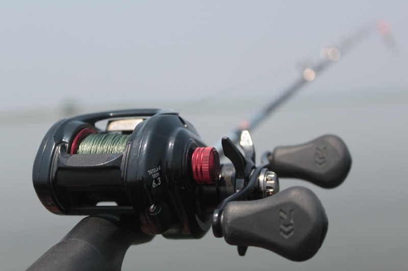 ไปกับเราทุกทีคันเบ็ดคุ่ใจ...งบน้อยๆแต่ความสุขล้นราคาครับ.......Daiwa Tatula Typ R   Vs Storm Discove