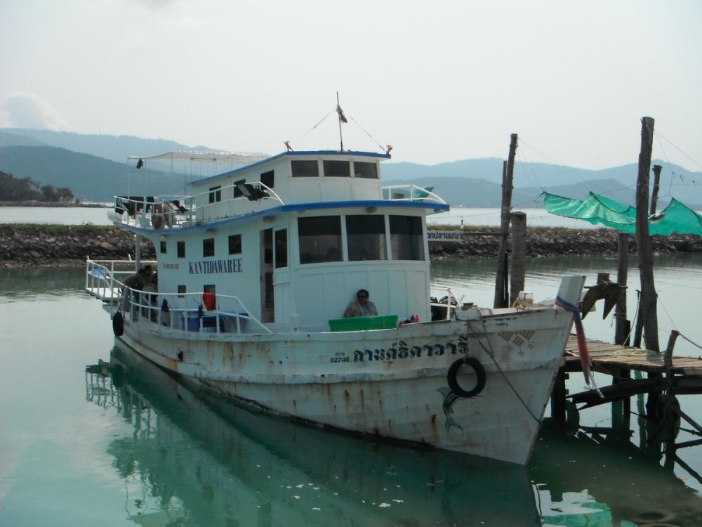 จากการเดินทางอันยาวนานจากเพชรบุรี - กทม.ตั้งแต่เย็นวันที่ 2 สายๆของวันที่ 3 ถึงเกาะสมุยเรือ KANTIDA 