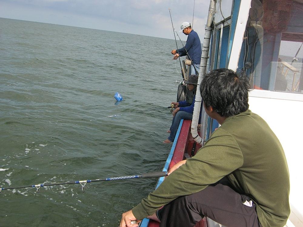 ตกปลากับไต๋โห้แห่งอ่างศิลา ในวันสบายๆ