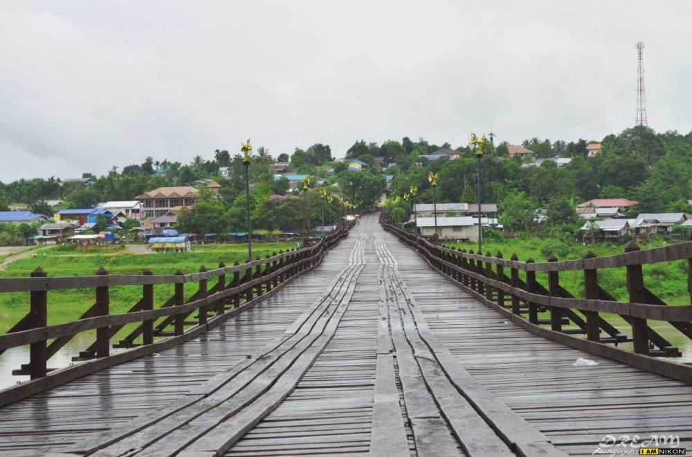 สะพานมอญอันมีชื่อ สักครั้งในชีวิต ที่ต้องไปชมให้ได้