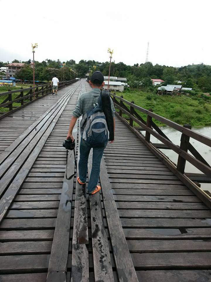 ช่างภาพของเรา โดน ปาปารัสซี่  ซะแล้ว