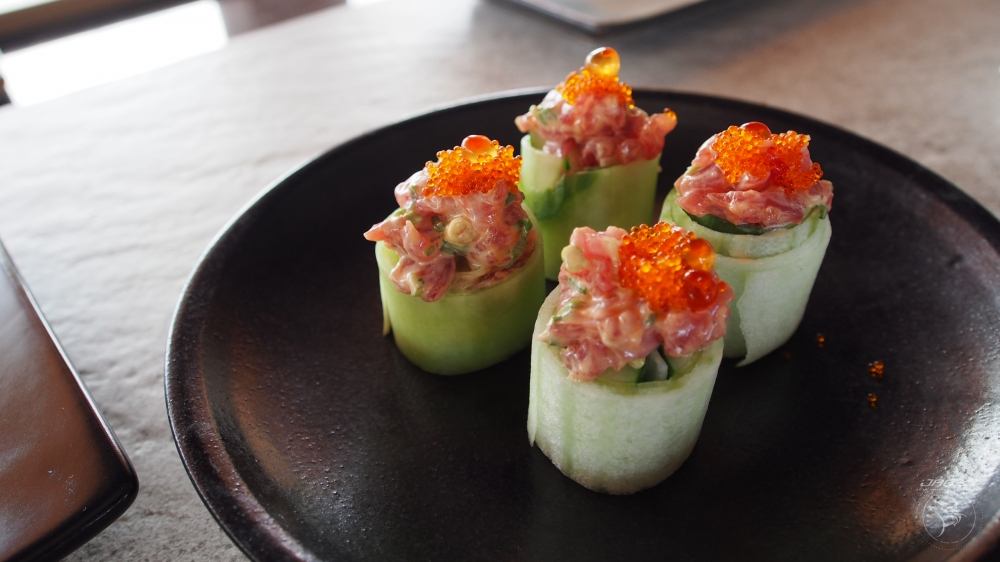 จานที่ 1 "The Cucumber roll with chopped tuna on the top"

 :umh: :umh: