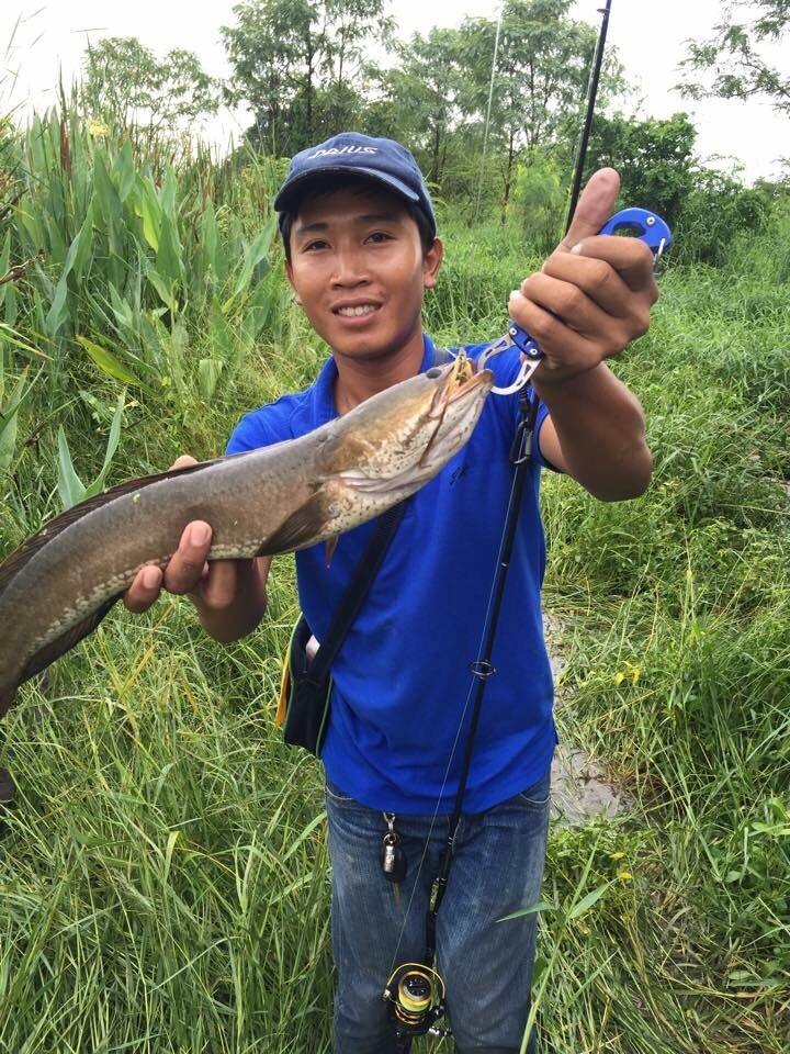 
 สำหรับน้องฑูร ผมว่าน้องเค้าเดินกบยางได้อร่อยไม่แพ้ใครเลยครับ 