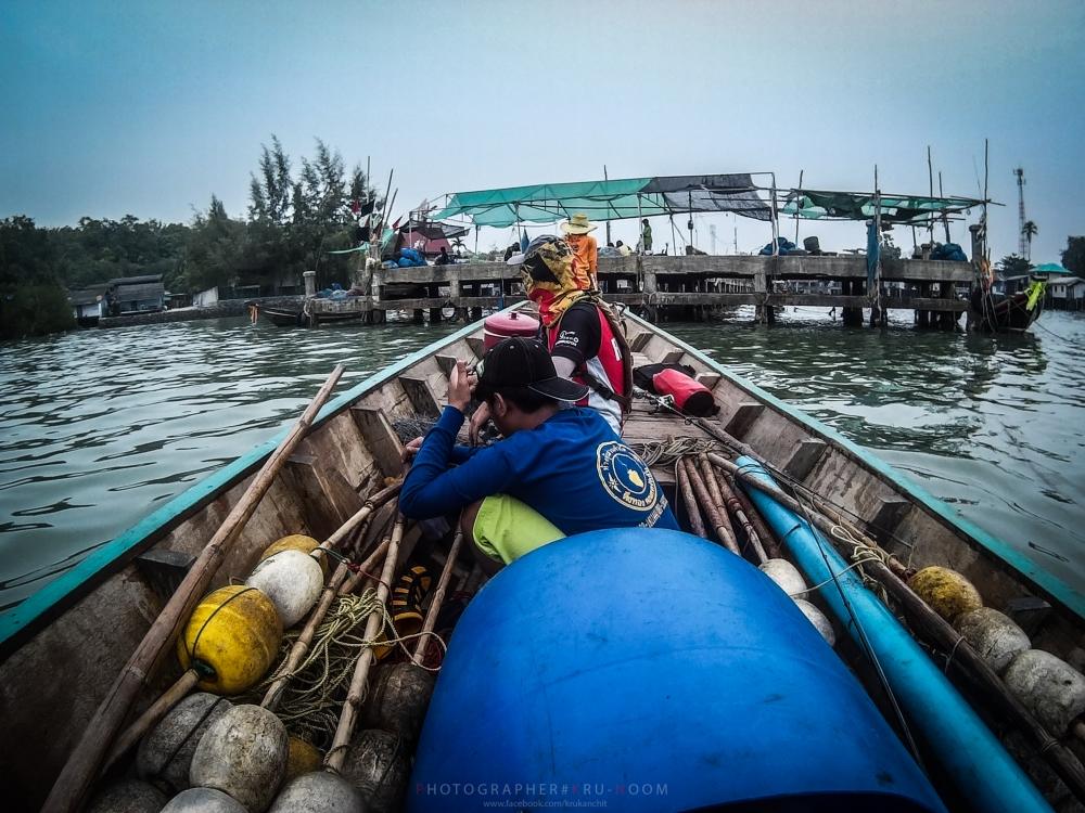  [center] [b]ในที่สุด ไต๋ปี ก็พาเราถึงท่าเรือดอนสัก อย่างปลอดภัยครับ[/b][/center]