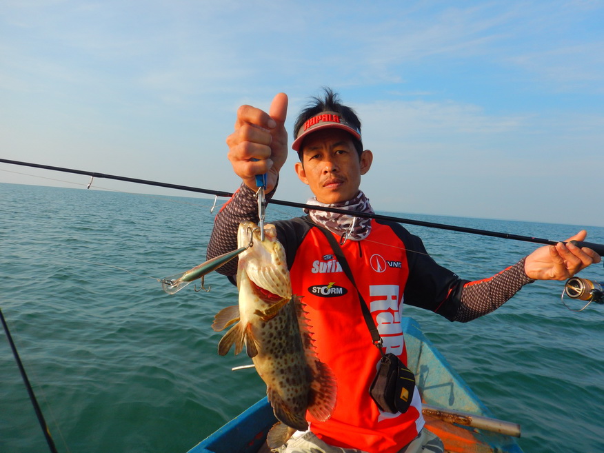 

เหยื่อ Rapala shadrap deep 9cm 
คันเบ็ด Rapala shadows 6.6 10-20lb 
 :love: :love: :love: :che