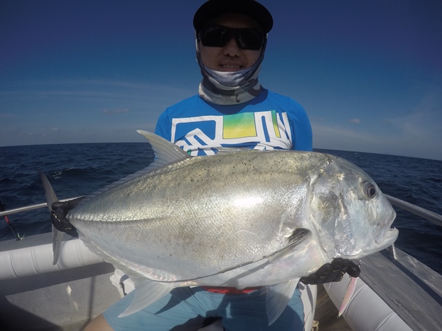 Rod:Spartans prototype slow pe2
Reel:Okuma Komodo
Line:Pioneer chamelon pe1.2
Leader:Fluomax 40lb