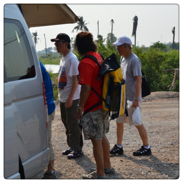 09.00 น. รถตู้ก้อทำทีมงานของ SMITH LTD. มาถึง
ปล. ชาวญี่ปุ่นเขาตรงต่อเวลามากๆ ผมนิอึ้งเลย