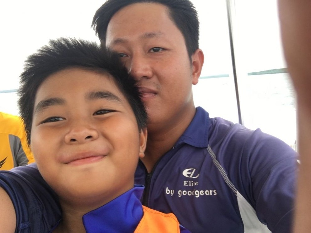 ขอถ่ายกับลูกชายสักรูปครับ