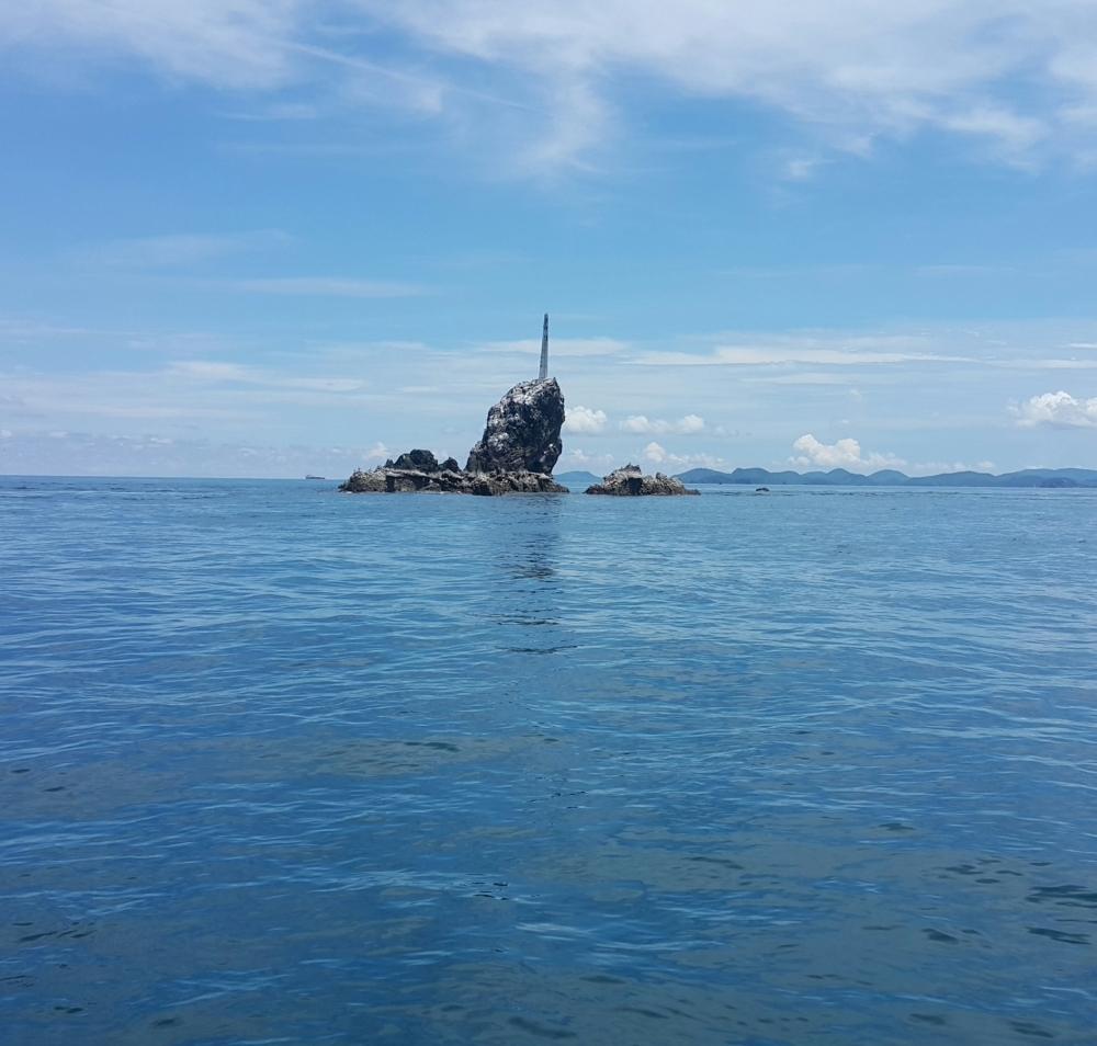 ทริปเมื่อวันอาทิตย์ 24 หาประสบการณ์ เรือยางไลท์จิ๊ก หมู่เกาะแสมสาร  วิ่งมาหล้กเบ็ด ทะเลเรียบมากครับ
