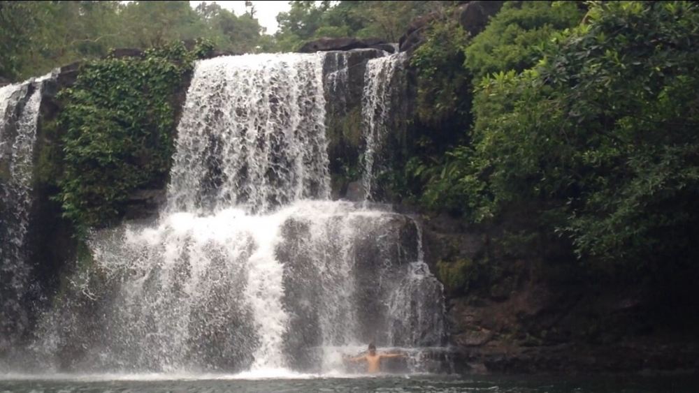 เกาะกูดยังมีของดีอีกอย่างครับคือน้ำตก 